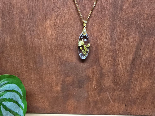 🌿 Pressed Flower Resin Pendant Necklace