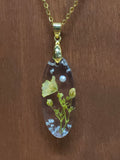 🌿 Pressed Flower Resin Pendant Necklace