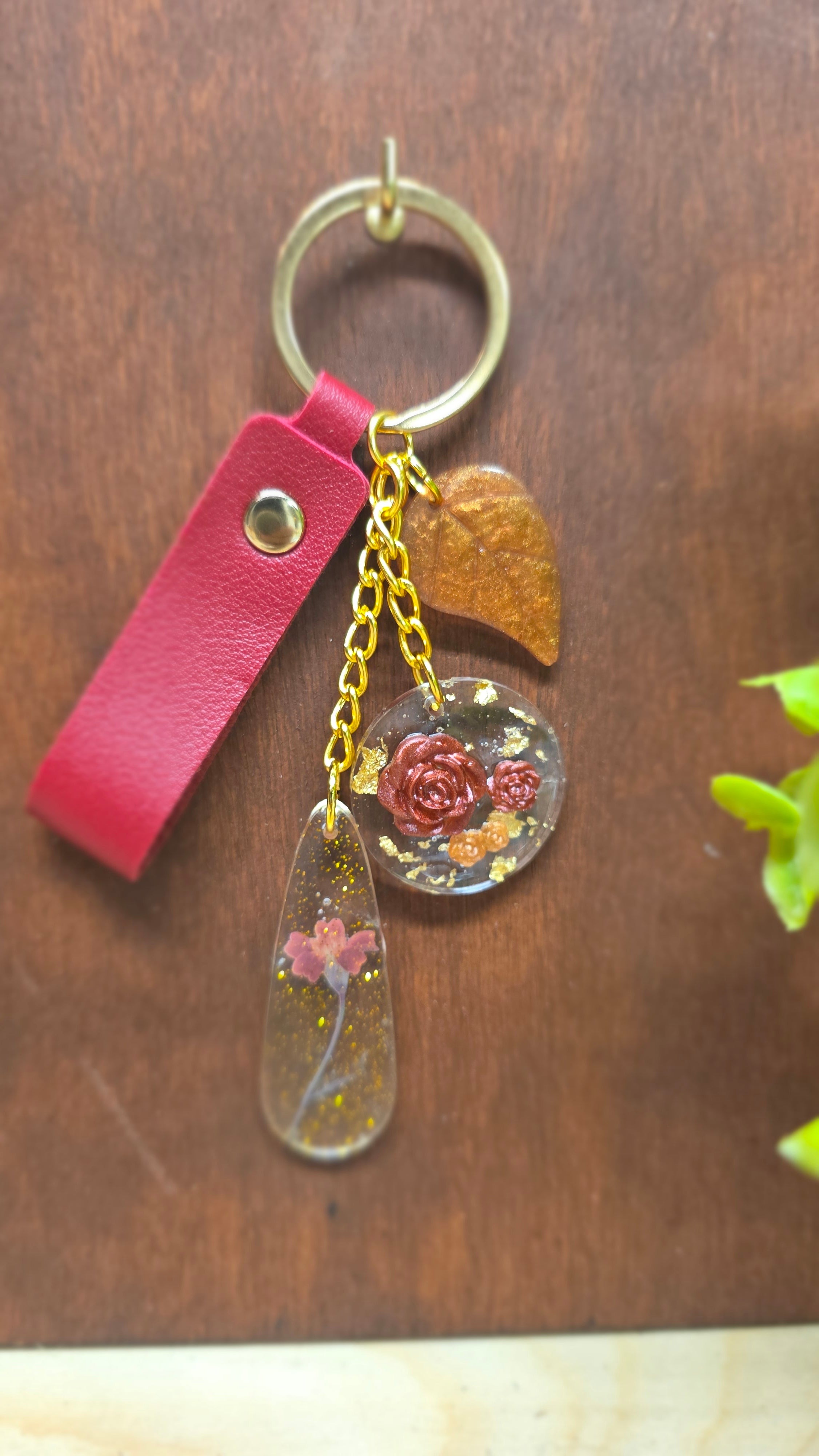🌹 Golden Rose Garden Resin Charm Keychain